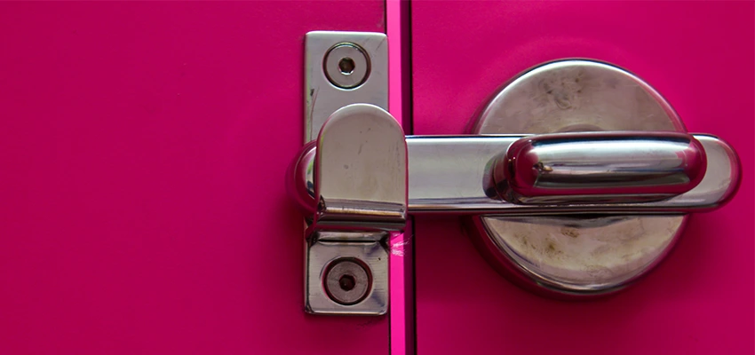 Childproof Gate Lock in Bergenfield, New Jersey