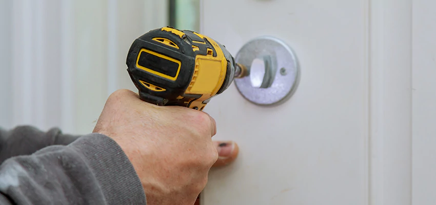 Street Locksmith For Smart Lock Repair in Bergenfield, NJ